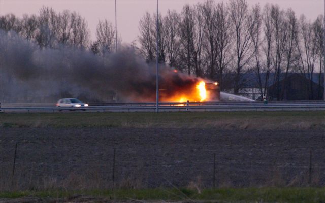 2009/80/20090401 001 Buitenbrand groot voertuig A9.jpg